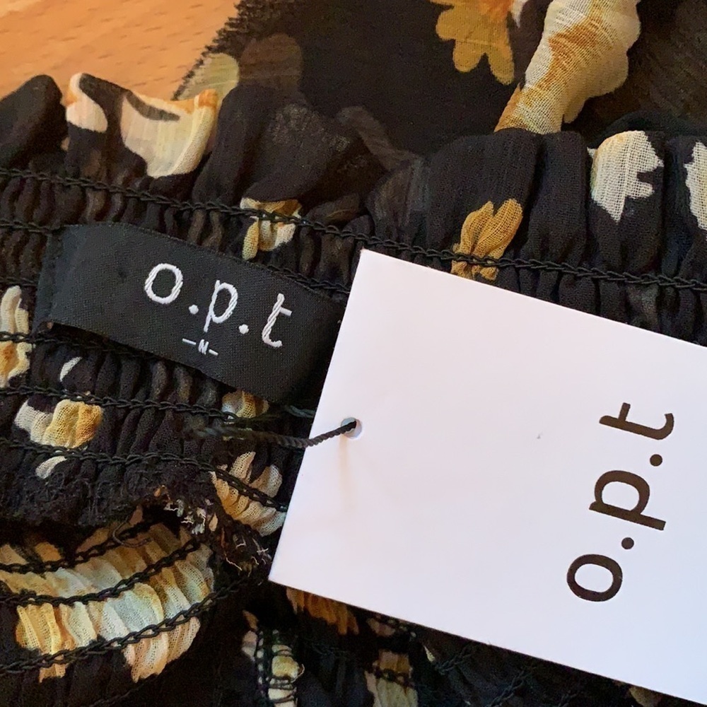 NWT OPT One Pretty Time High Neck Floral Blouse M - Picture 7 of 9